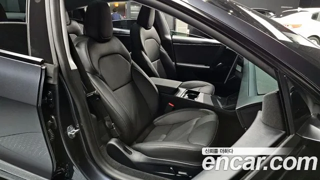 Tesla Model 3 2025