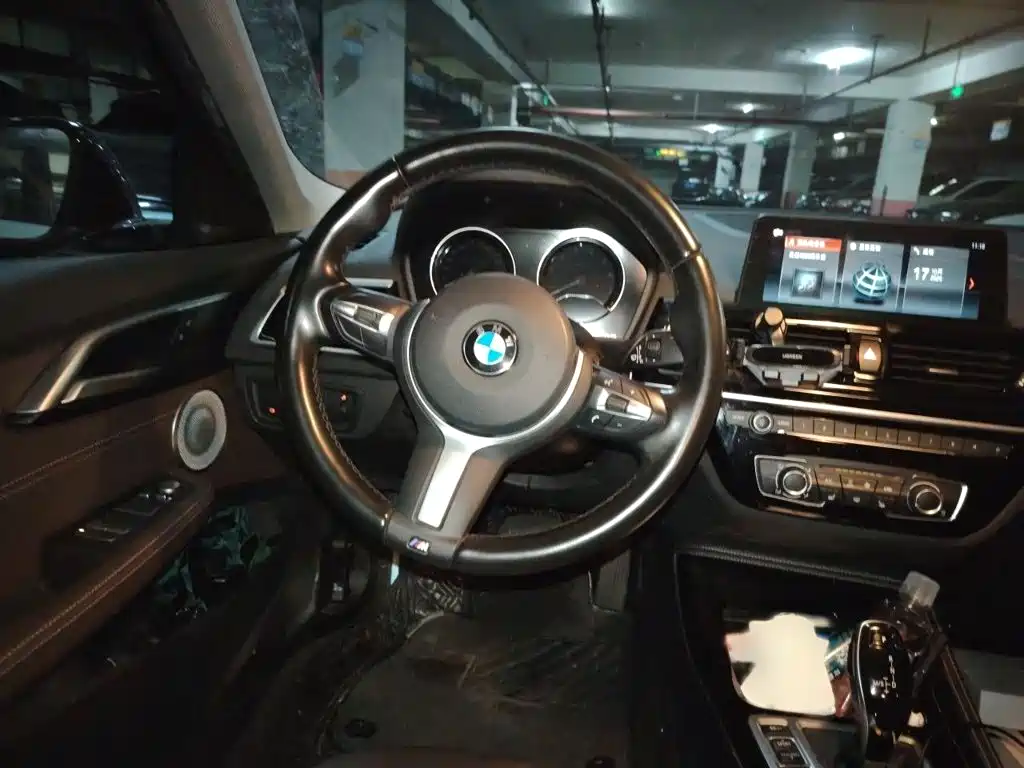 BMW 1 серии 2021