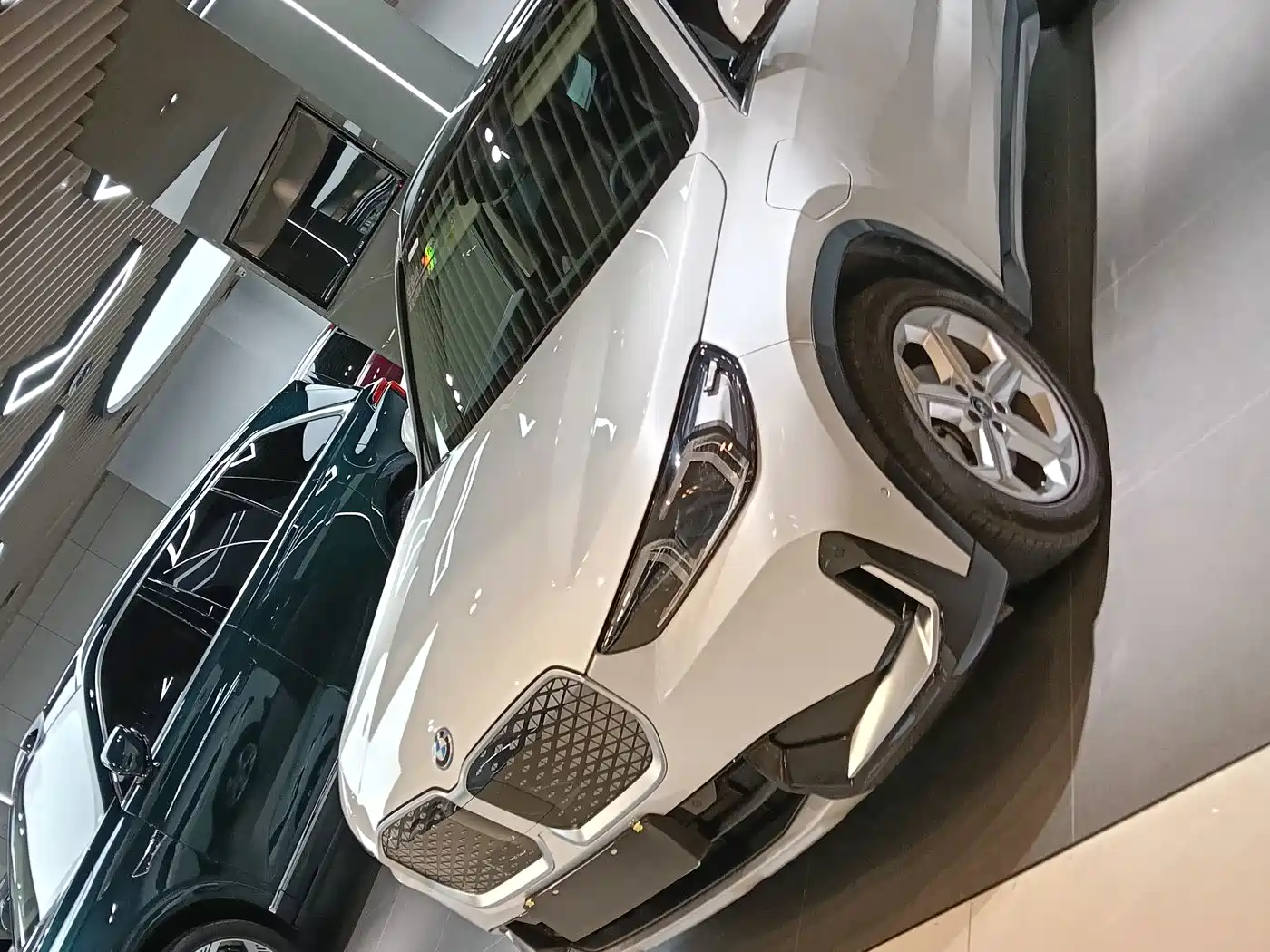 BMW iX1 2025