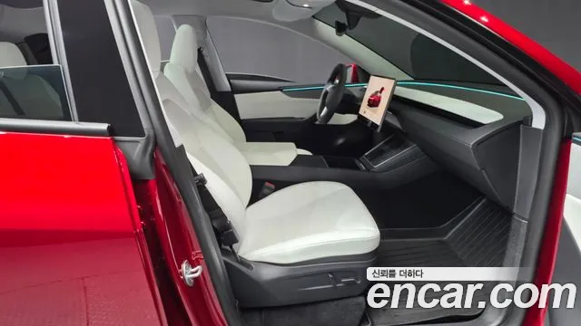 Tesla Model Y 2025