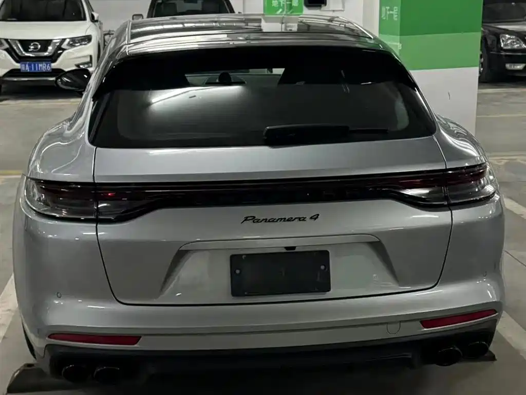 Porsche Panamera 2023