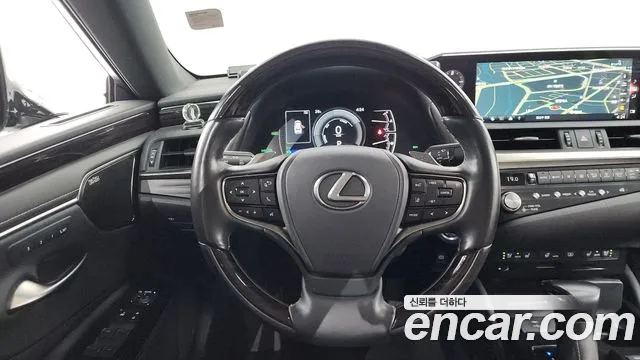 Lexus ES 2021
