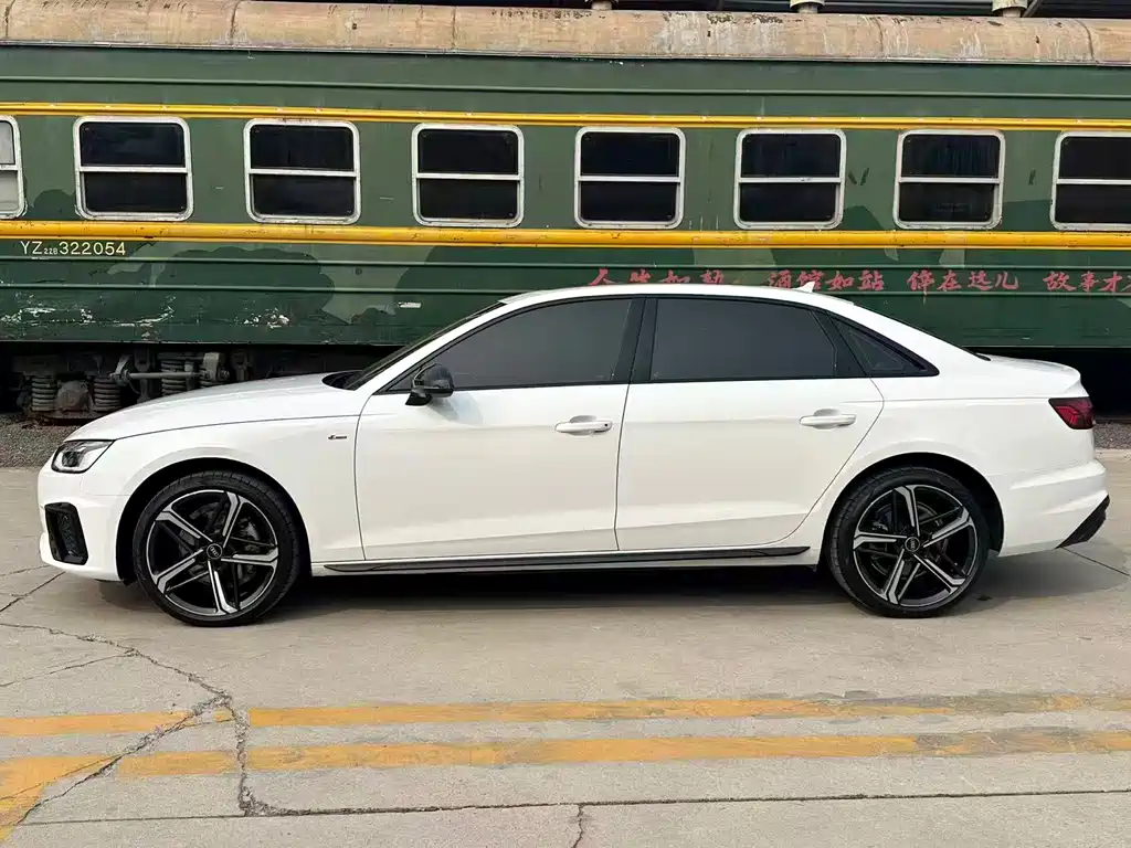 Audi A4 2025