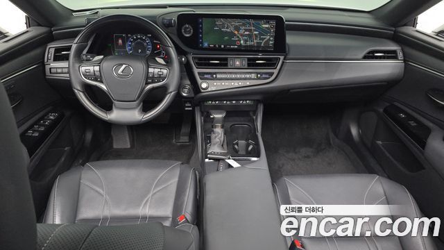 Lexus ES 2022