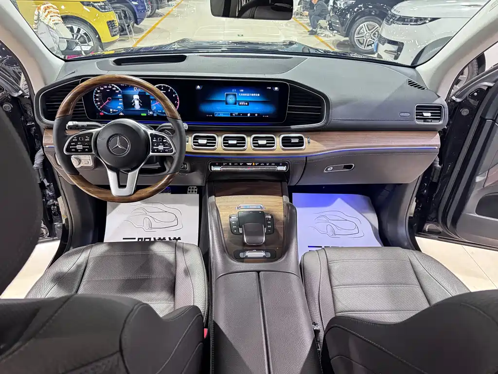 Mercedes-Benz GLS 2023
