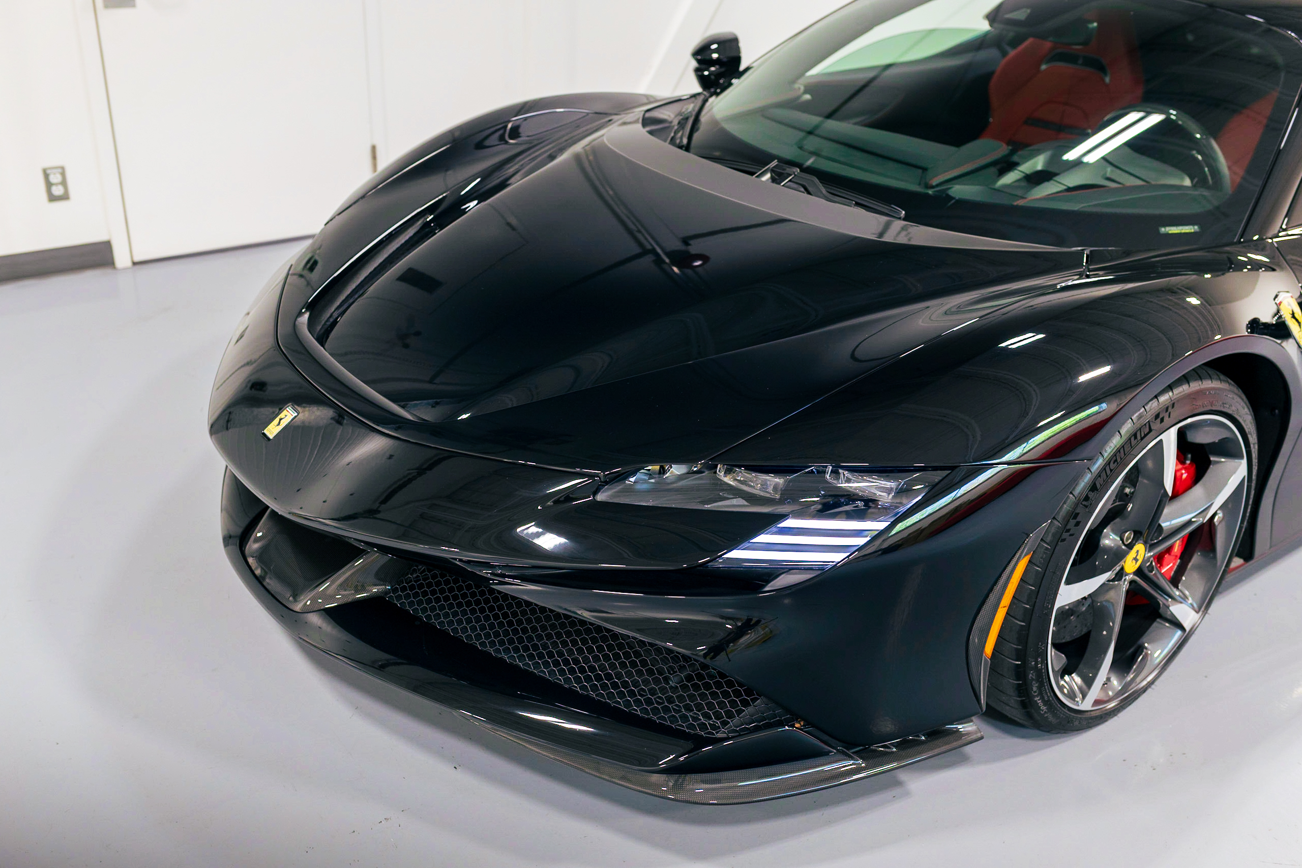 Ferrari SF90 2023