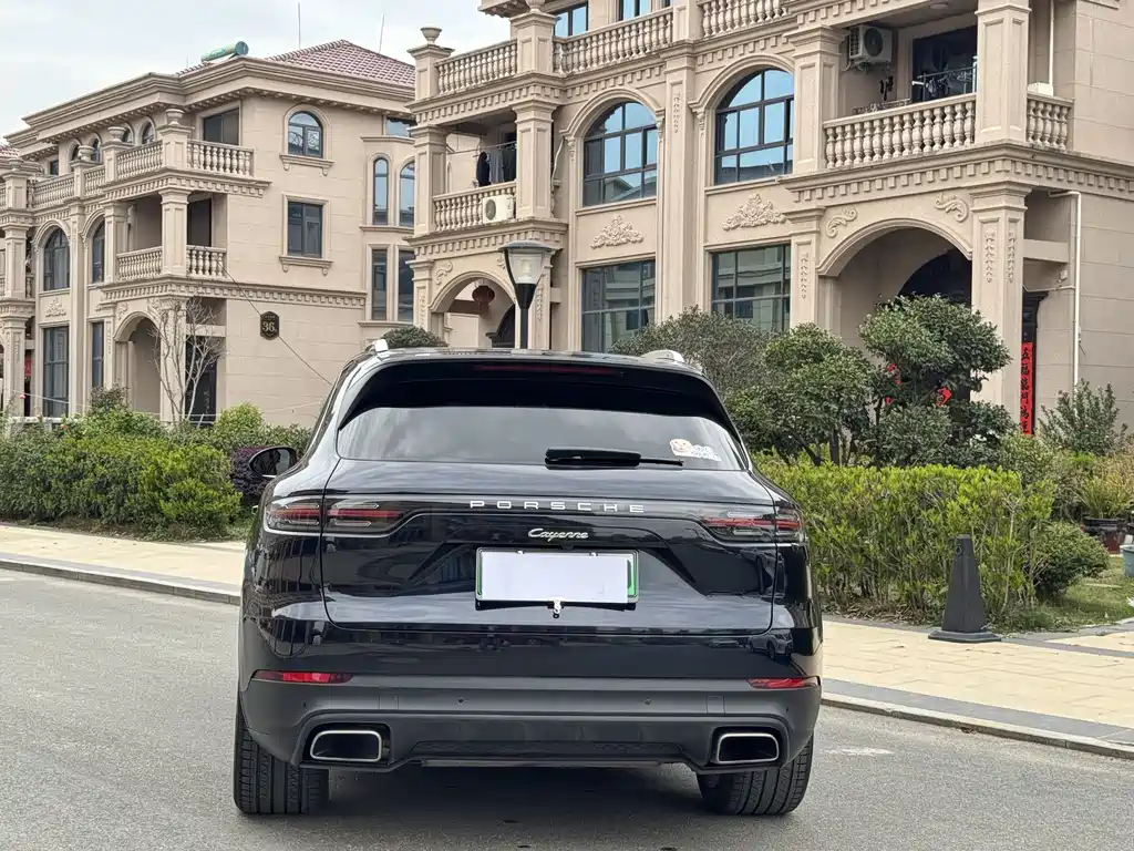 Porsche Cayenne 2021