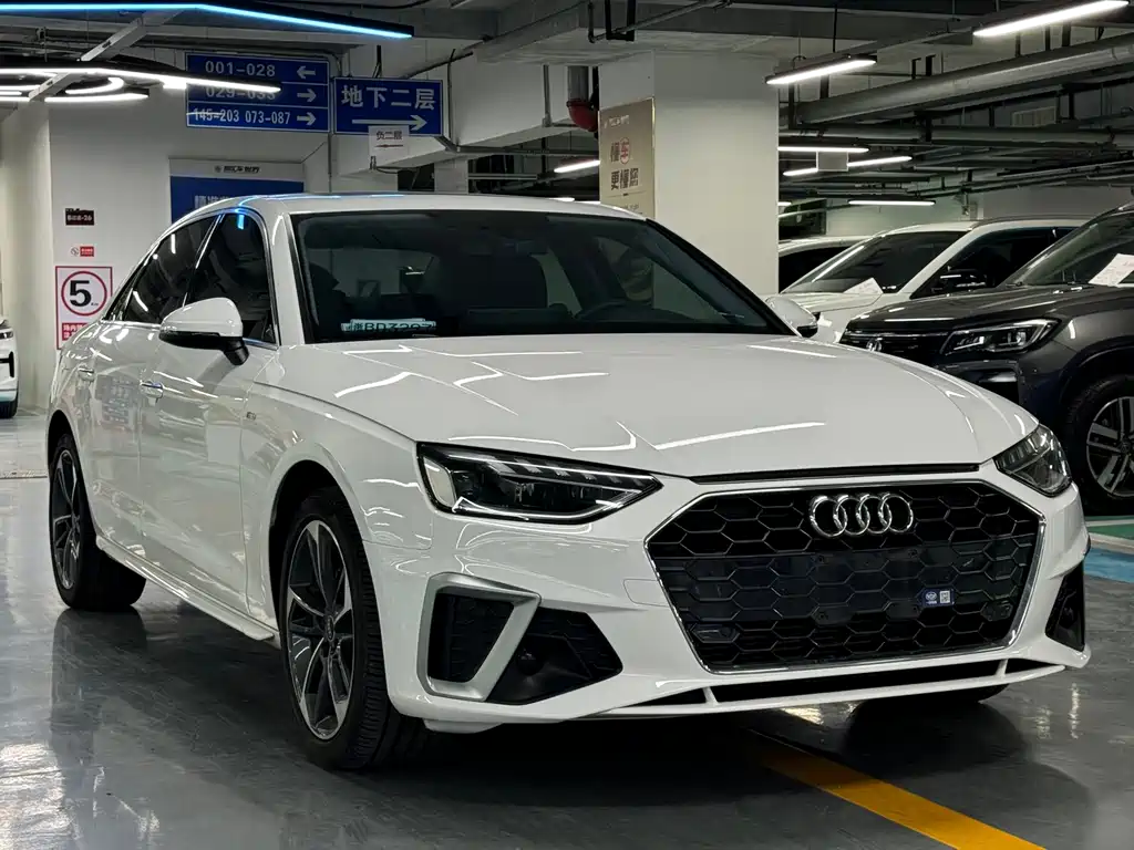 Audi A4 2023