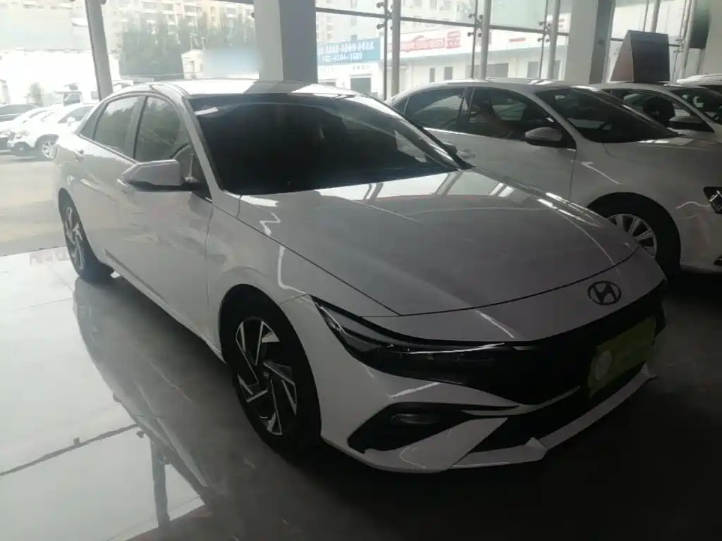 Hyundai Elantra 2024