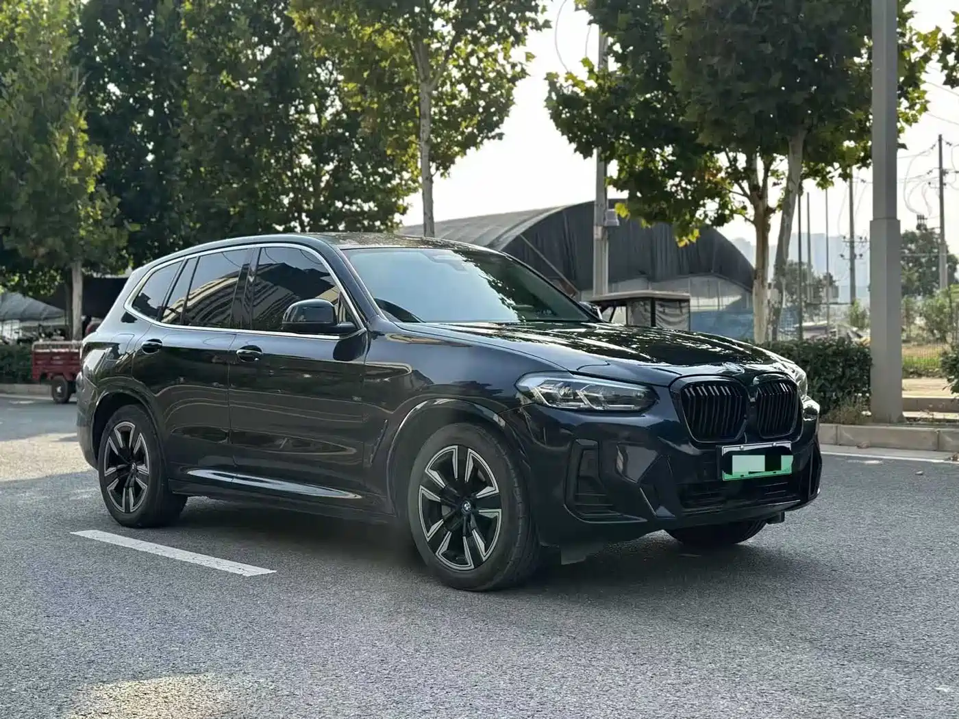 BMW iX3 2025