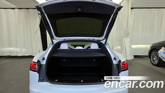 Tesla Model S 2023