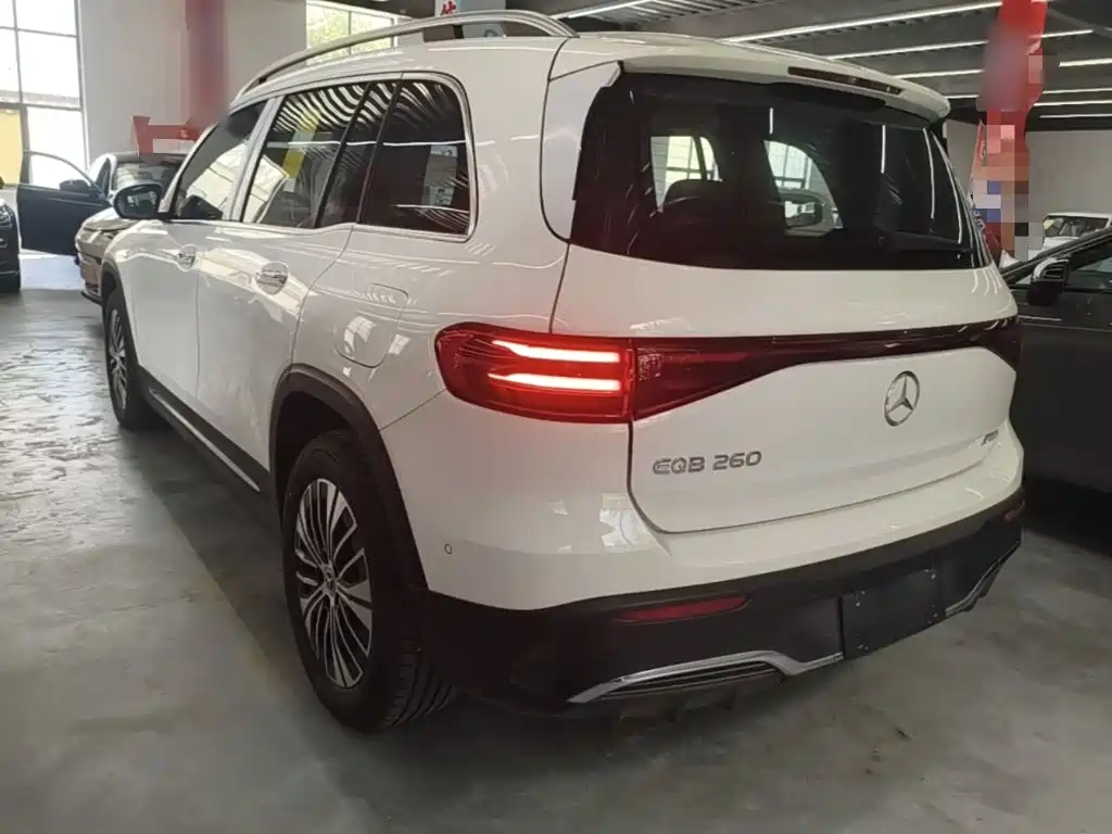 Mercedes-Benz EQB 2026