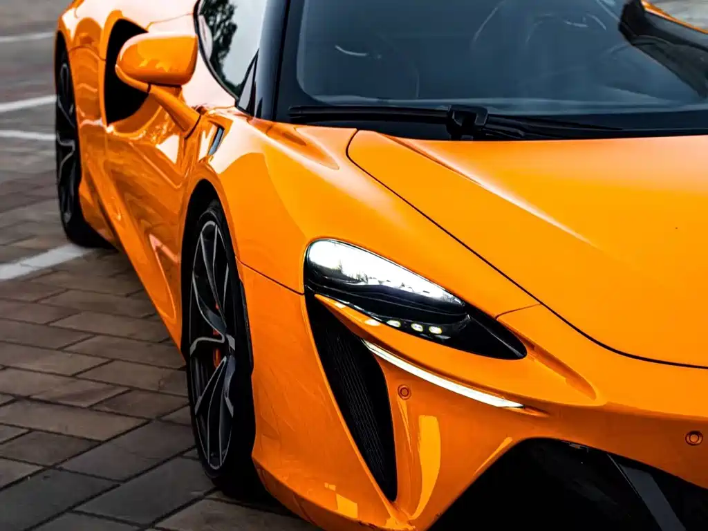 McLaren Artura 2023