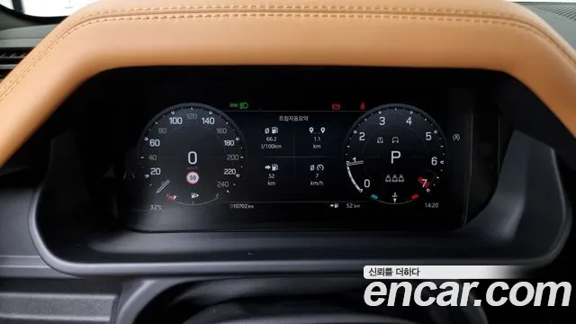 Land Rover Defender 2024