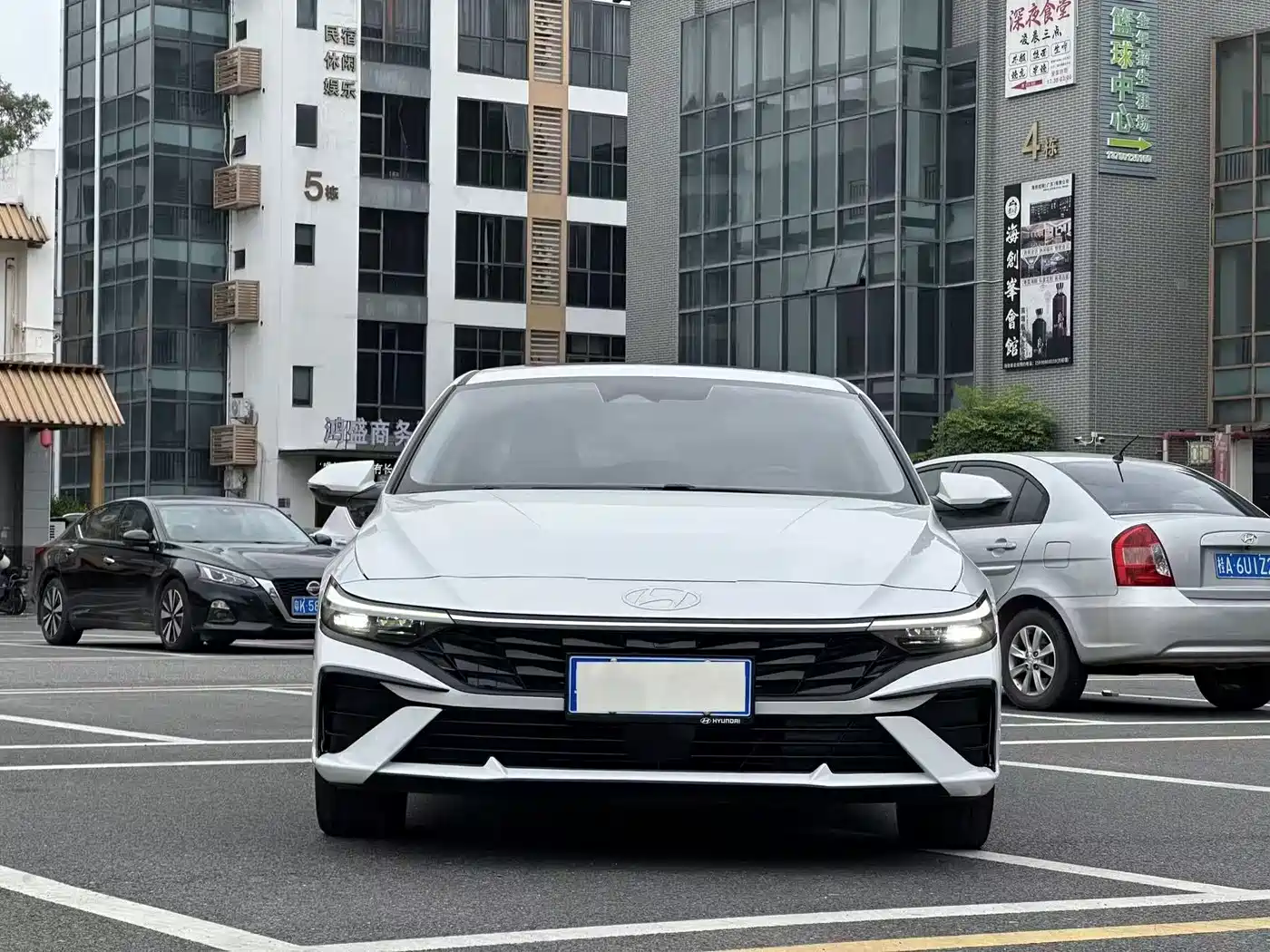 Hyundai Elantra 2024
