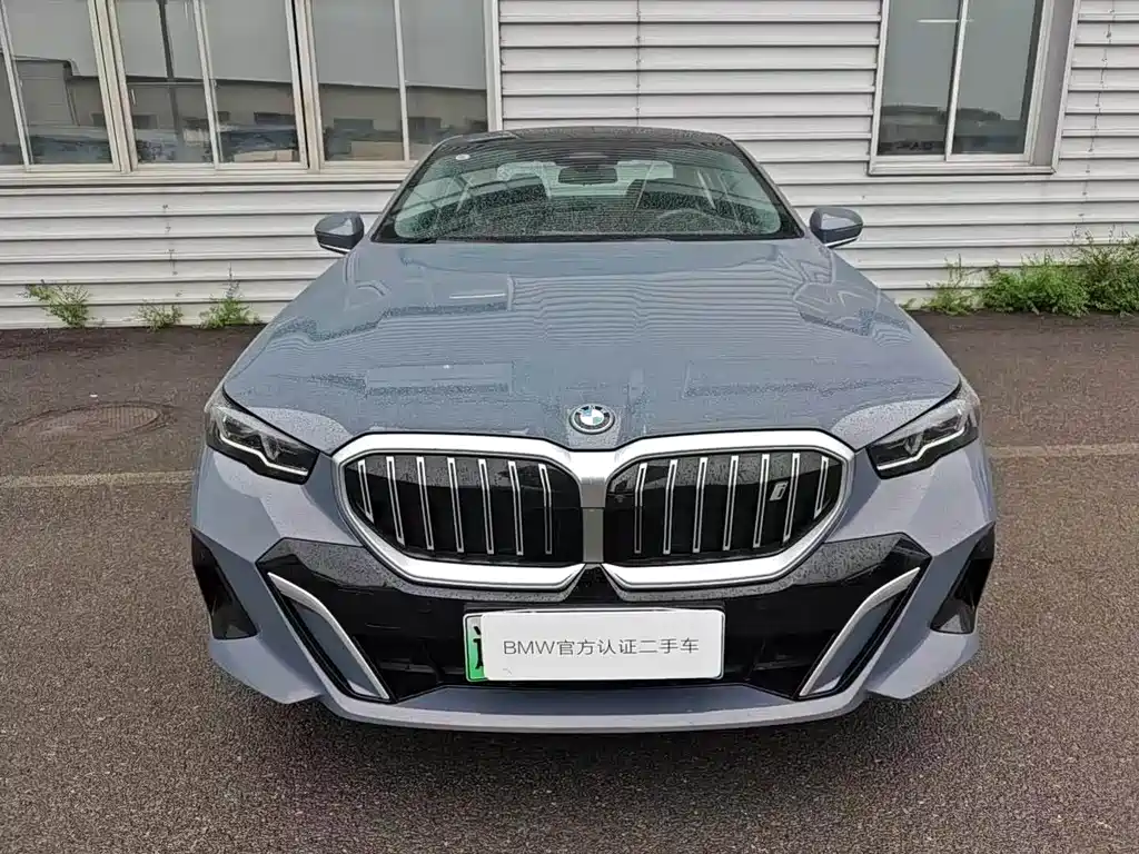 BMW i5 2024