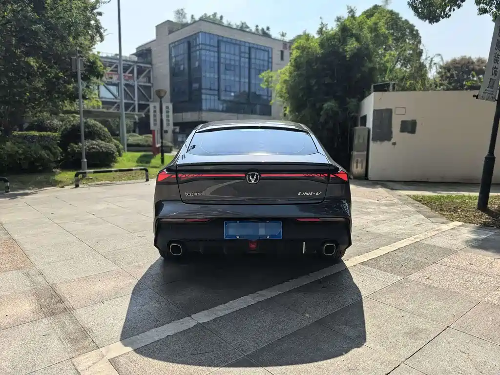 Changan UNI-V 2022