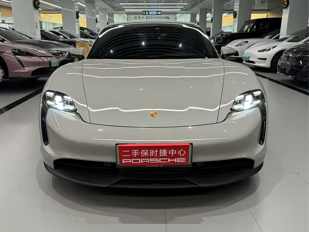 Porsche Taycan 2022