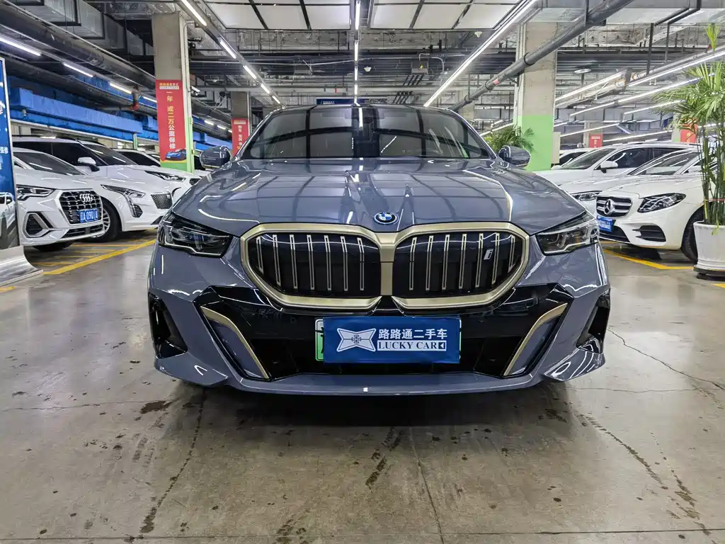 BMW i5 2024