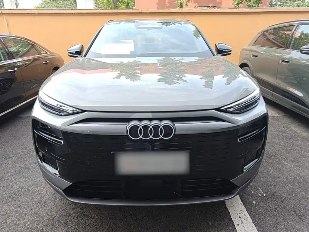 Audi e-tron 2025