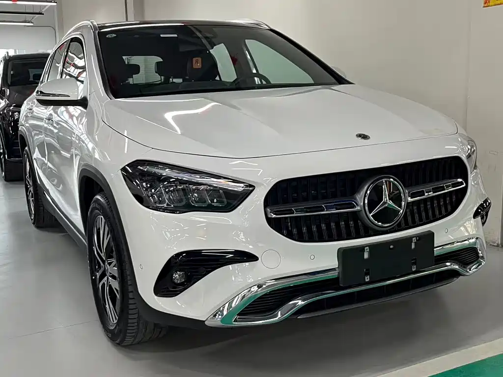Mercedes-Benz GLA 2024