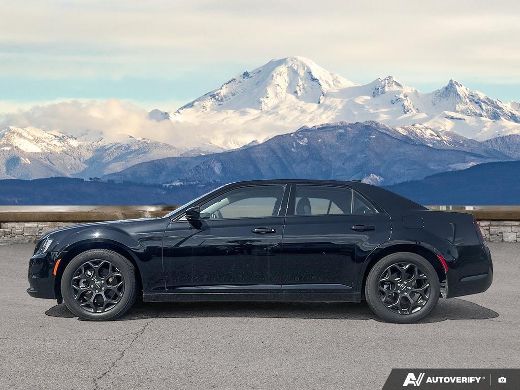 Chrysler 300 2023