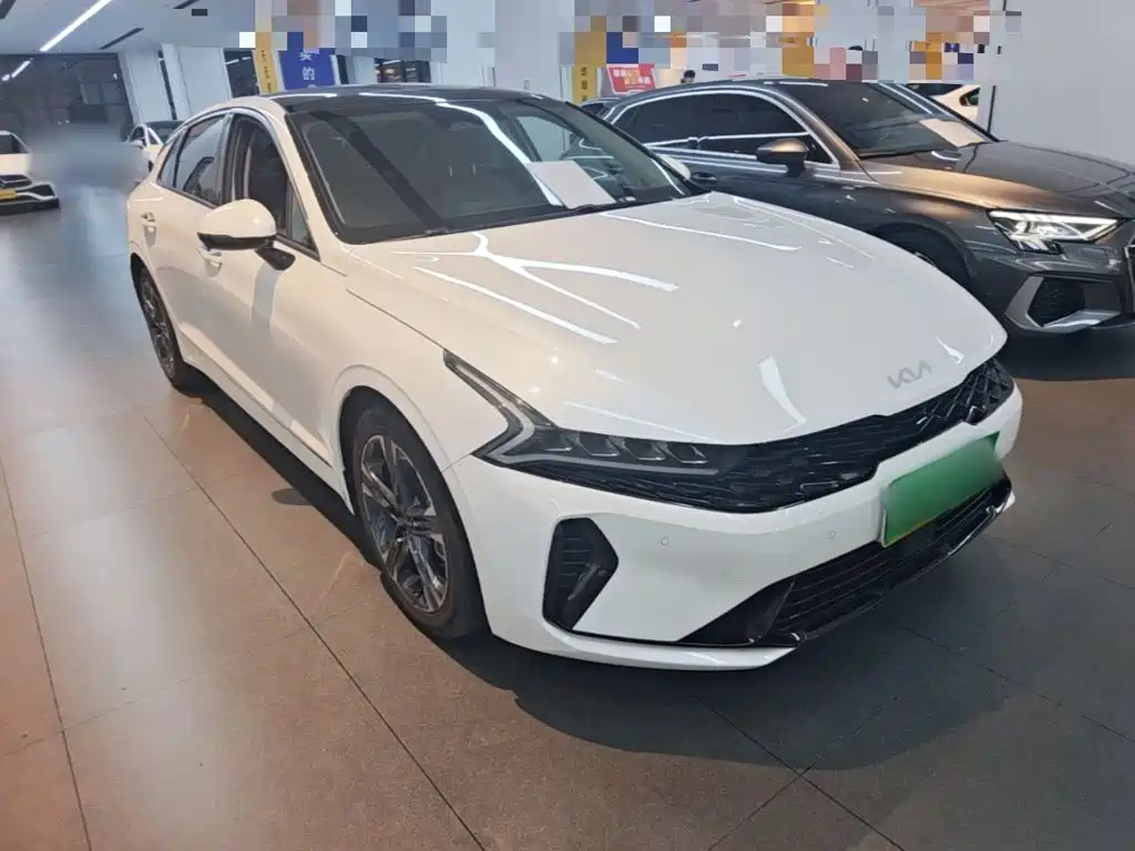 Kia K5 2025