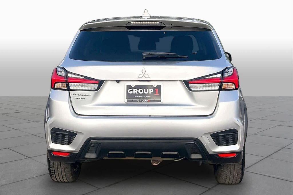 Mitsubishi Outlander Sport 2021