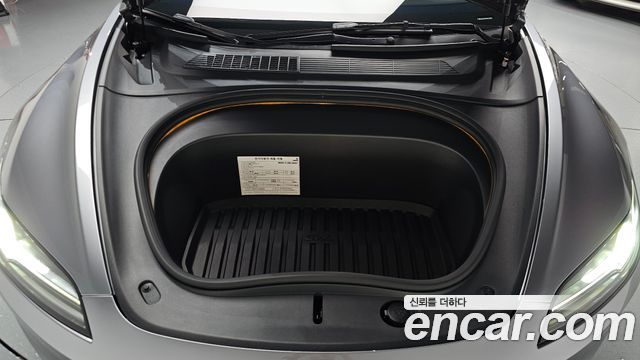 Tesla Model 3 2024
