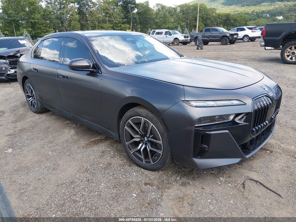 BMW i7 2025