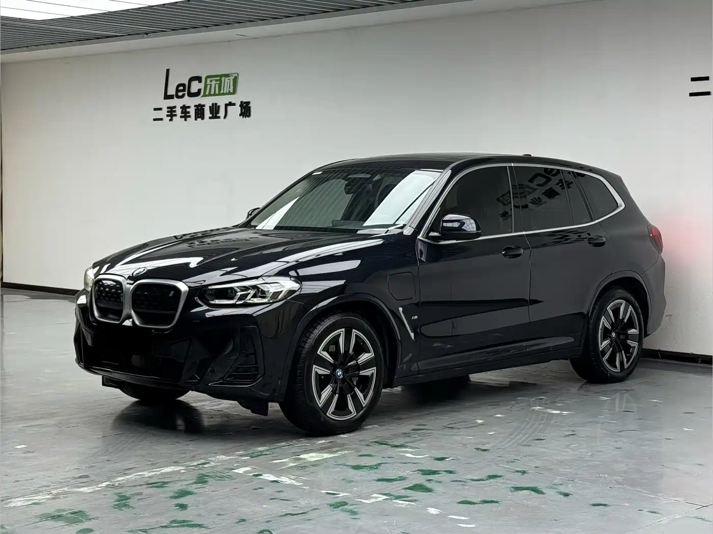 BMW iX3 2024