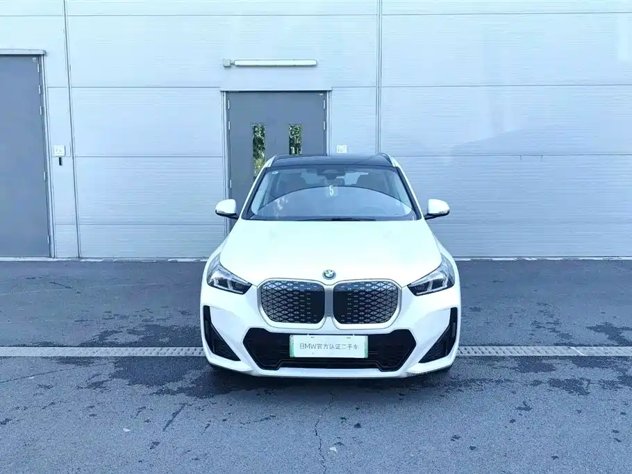 BMW iX1 2026