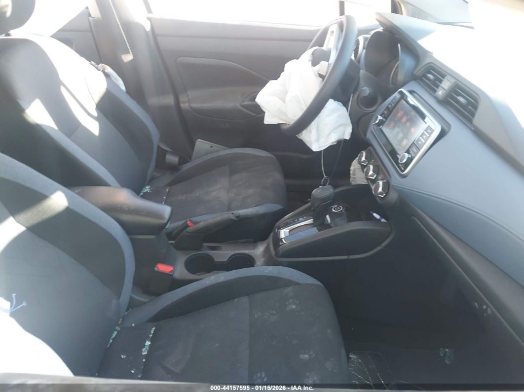 Nissan Versa 2024