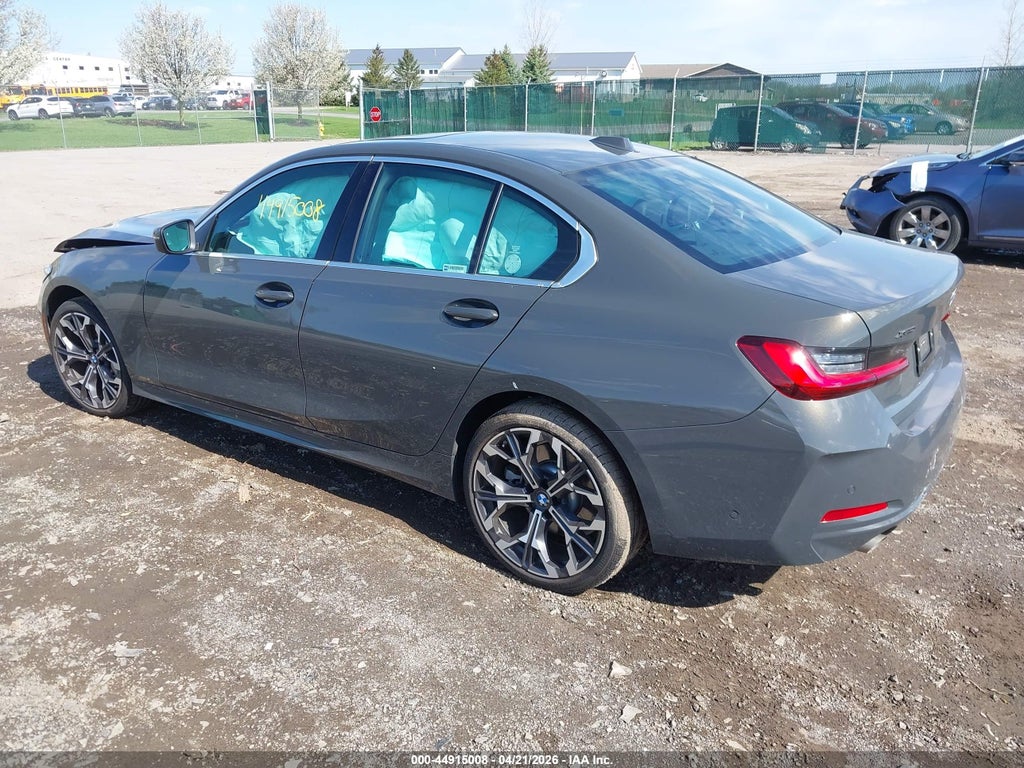 BMW 330 2026
