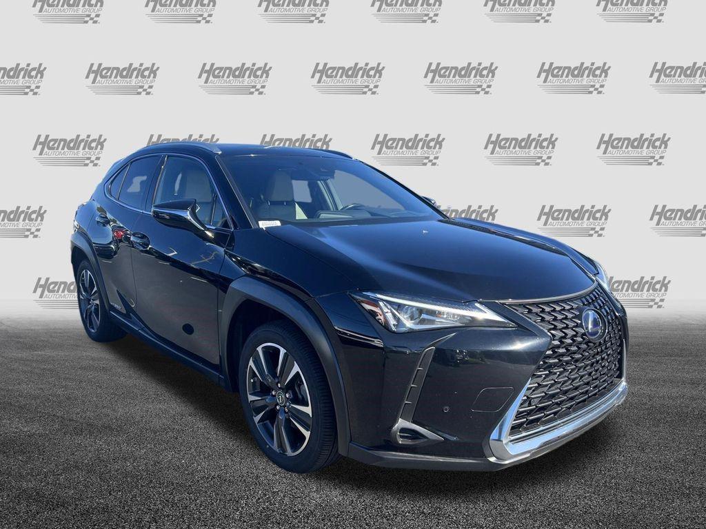 Lexus UX 2021