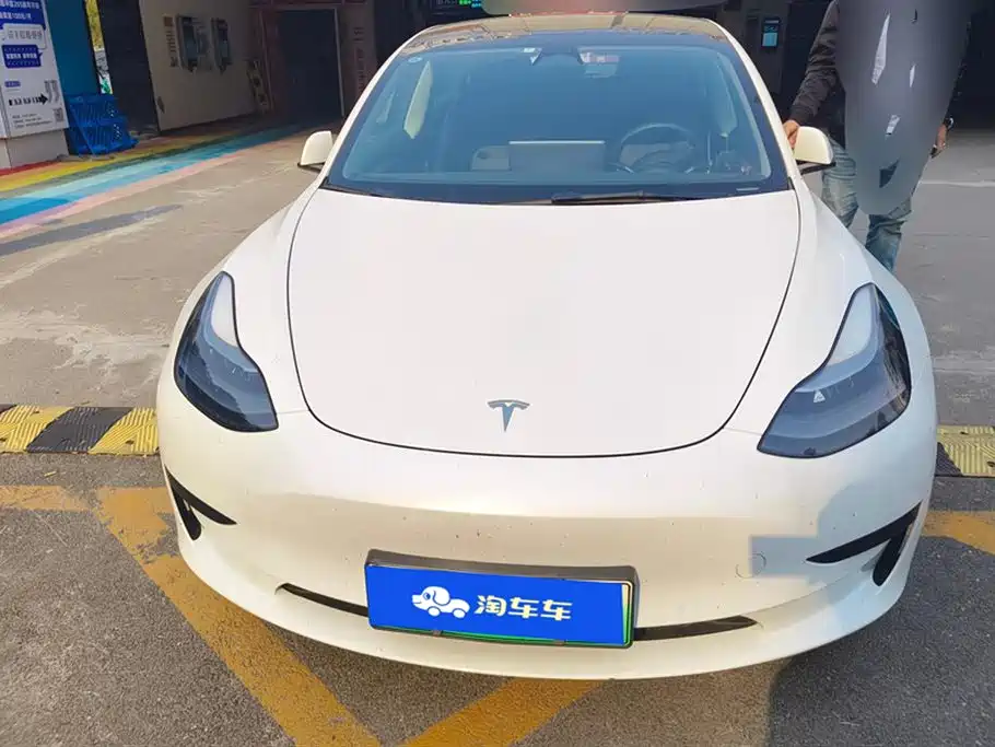 Tesla Model 3 2022