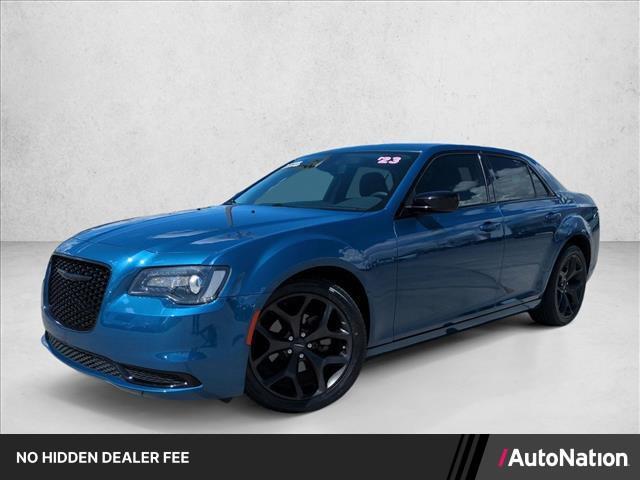 Chrysler 300 2023