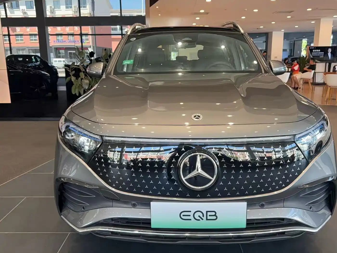 Mercedes-Benz EQB 2026