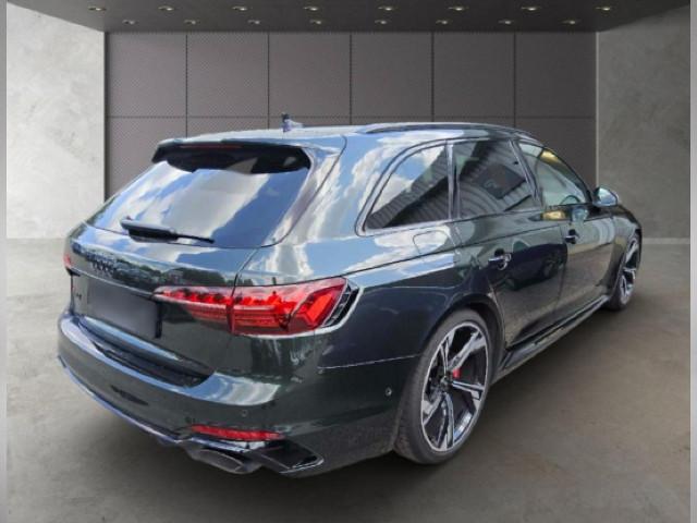 Audi RS4 2023