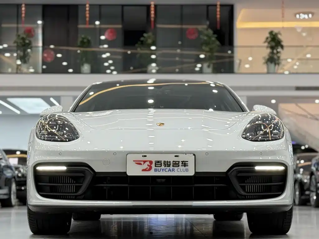 Porsche Panamera 2022