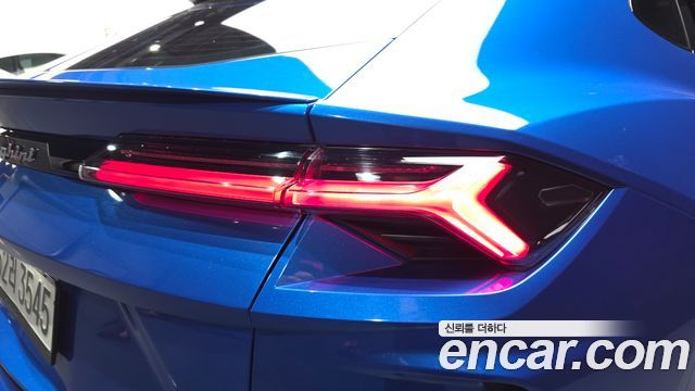 Lamborghini Urus 2021