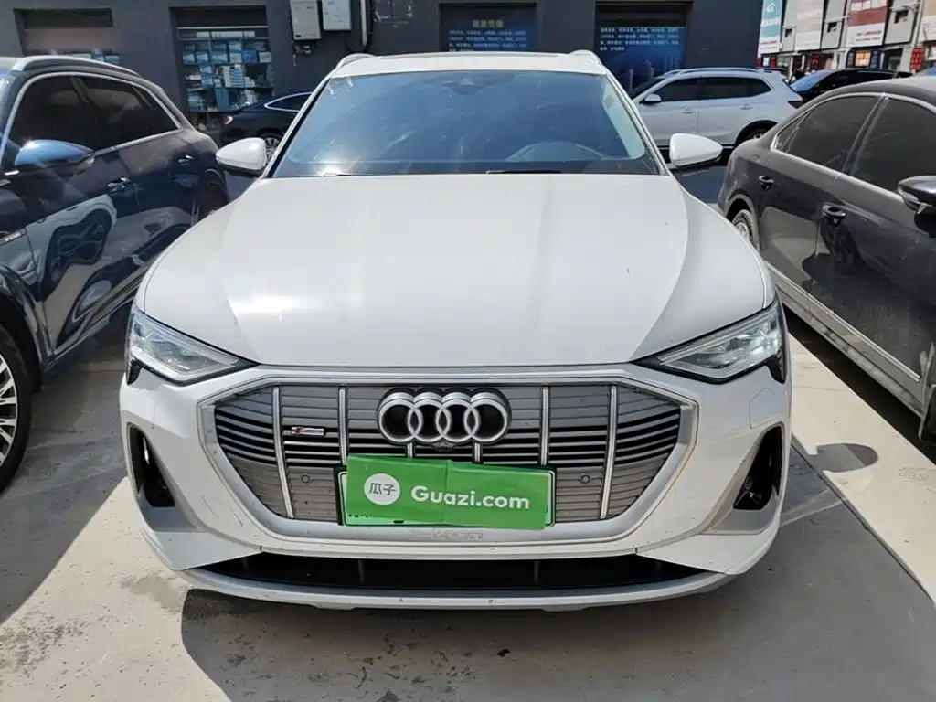 Audi e-tron 2023