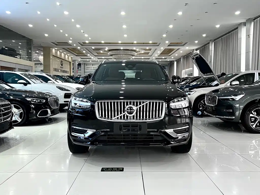 Volvo XC90 2025