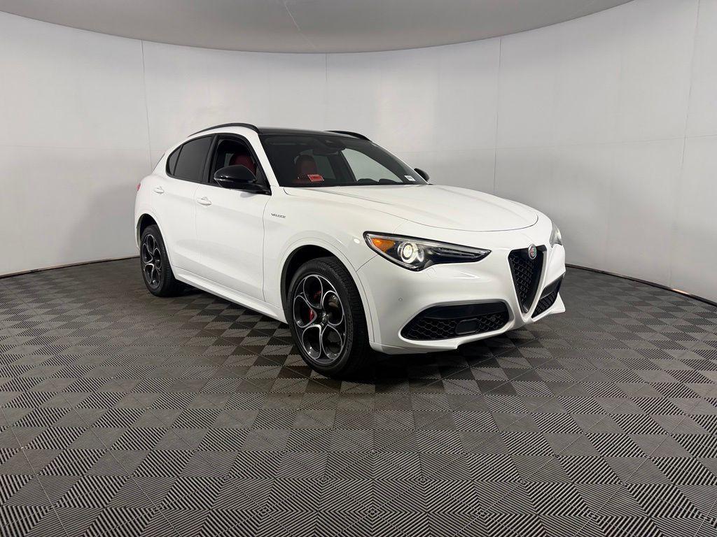 Alfa Romeo Stelvio 2023