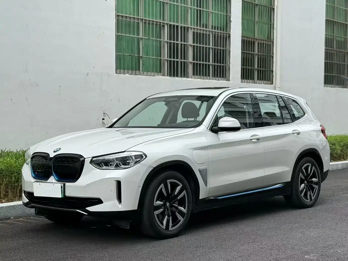 BMW iX3 2021