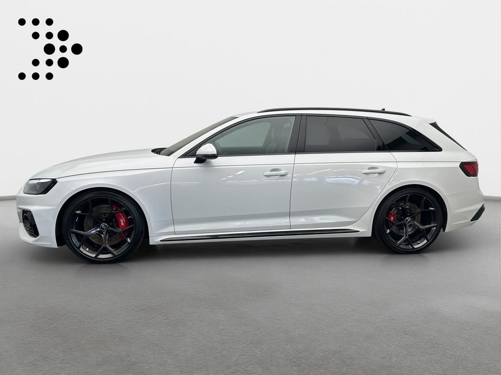 Audi RS4 2024