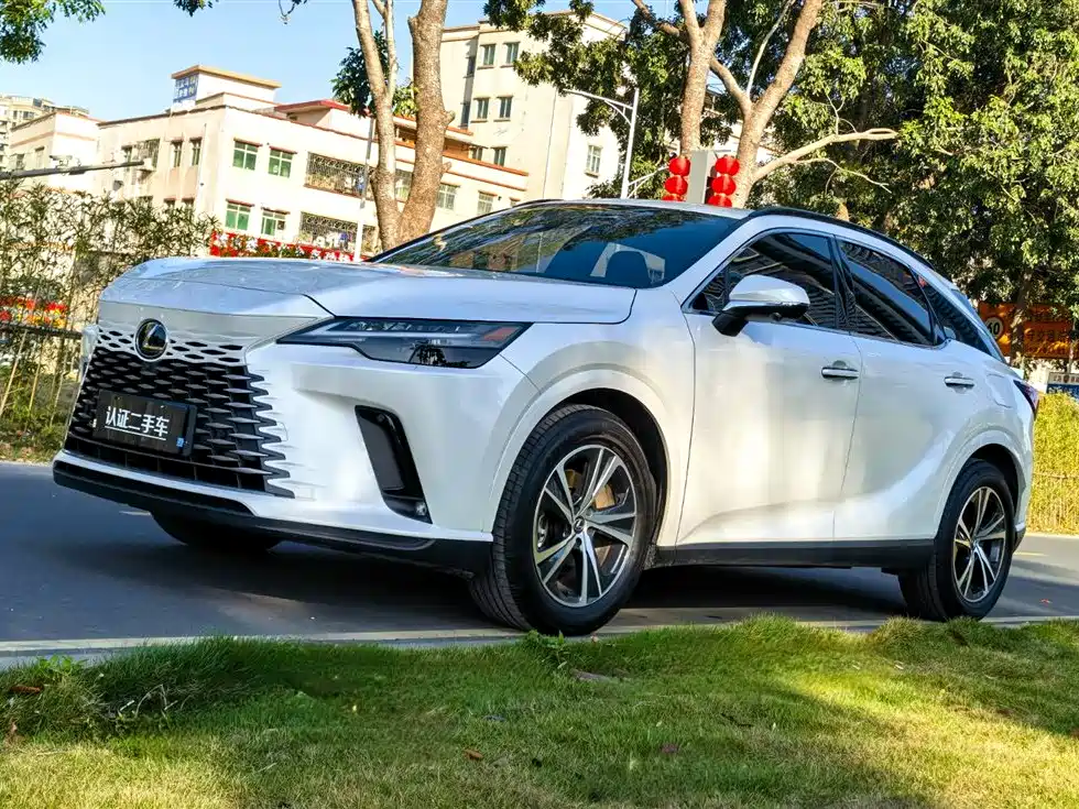 Lexus RX 2025