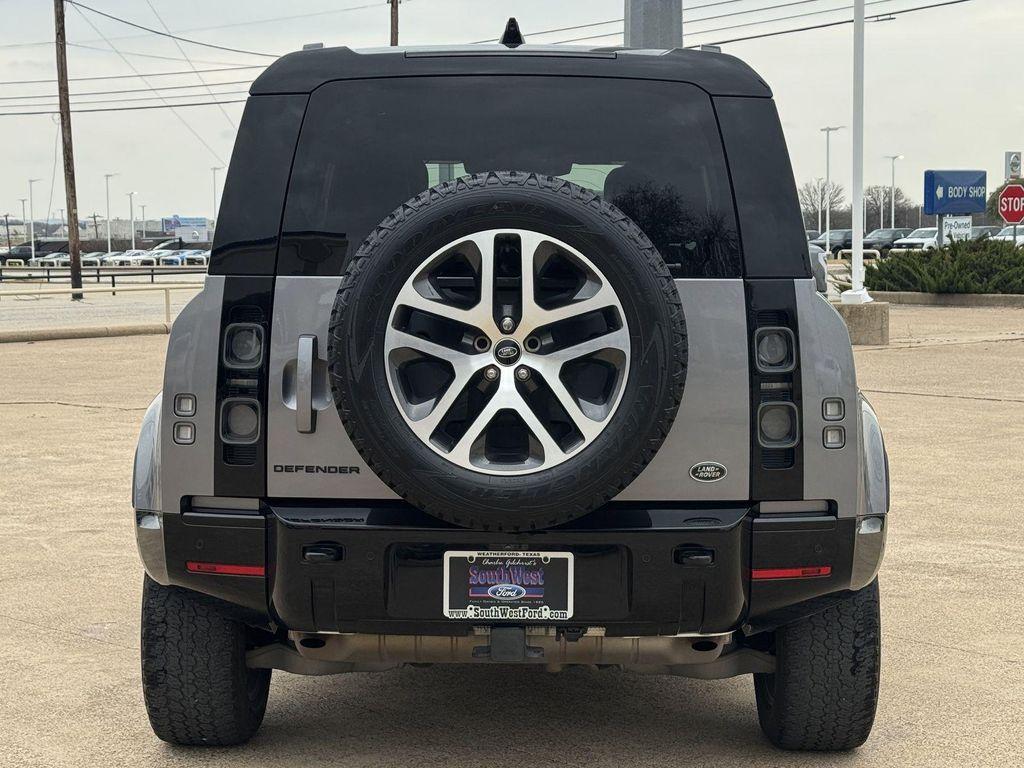 Land Rover Defender 2022