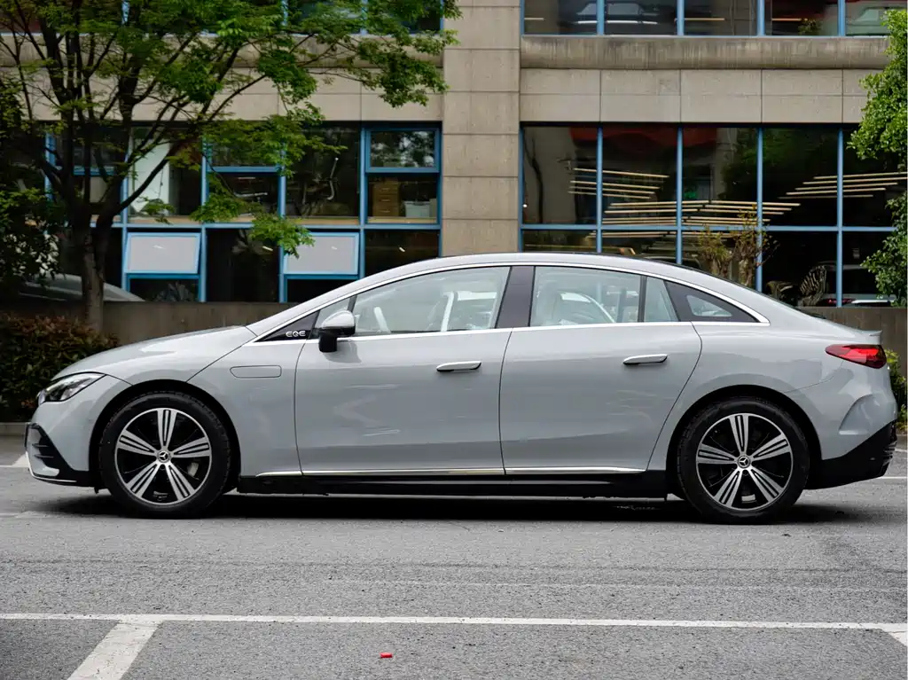 Mercedes-Benz EQE 2022