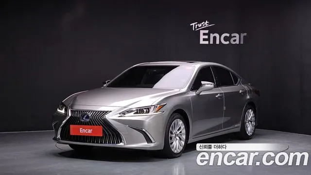 Lexus ES 2021